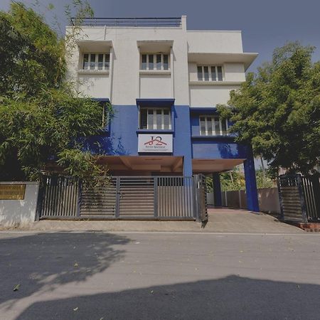 Hotel O J2 Service Apartment Madras Buitenkant foto