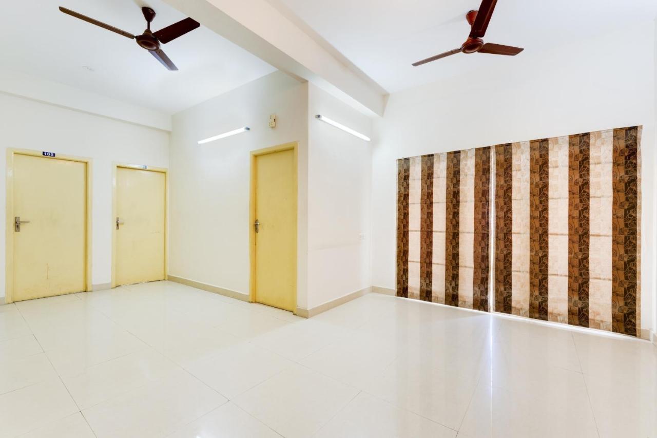 Hotel O J2 Service Apartment Madras Buitenkant foto