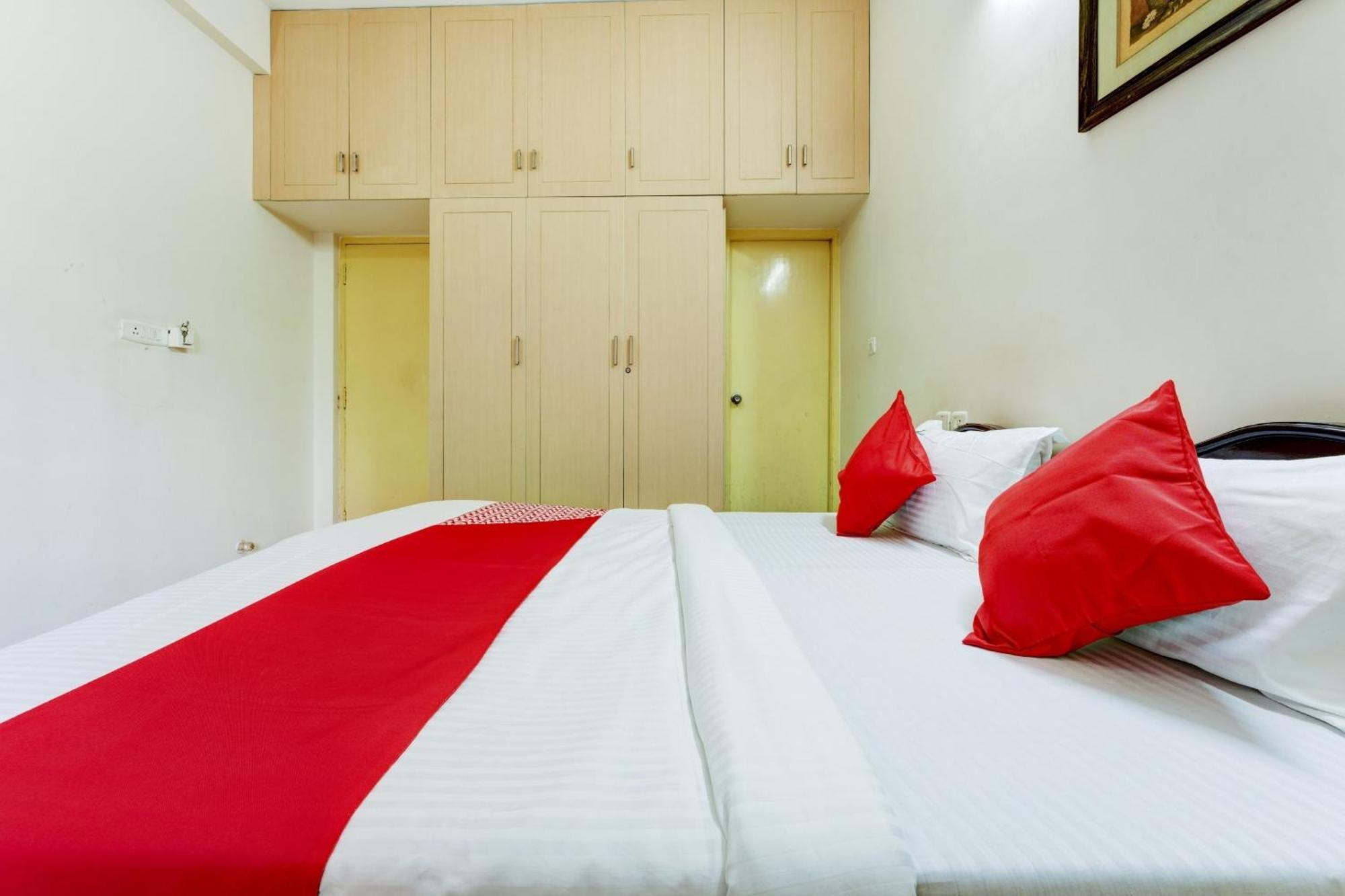 Hotel O J2 Service Apartment Madras Buitenkant foto
