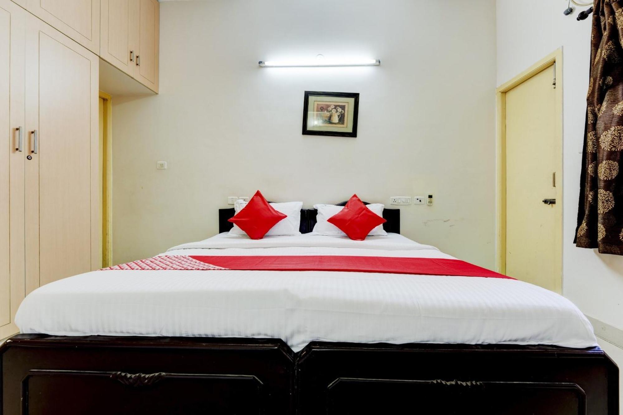 Hotel O J2 Service Apartment Madras Buitenkant foto